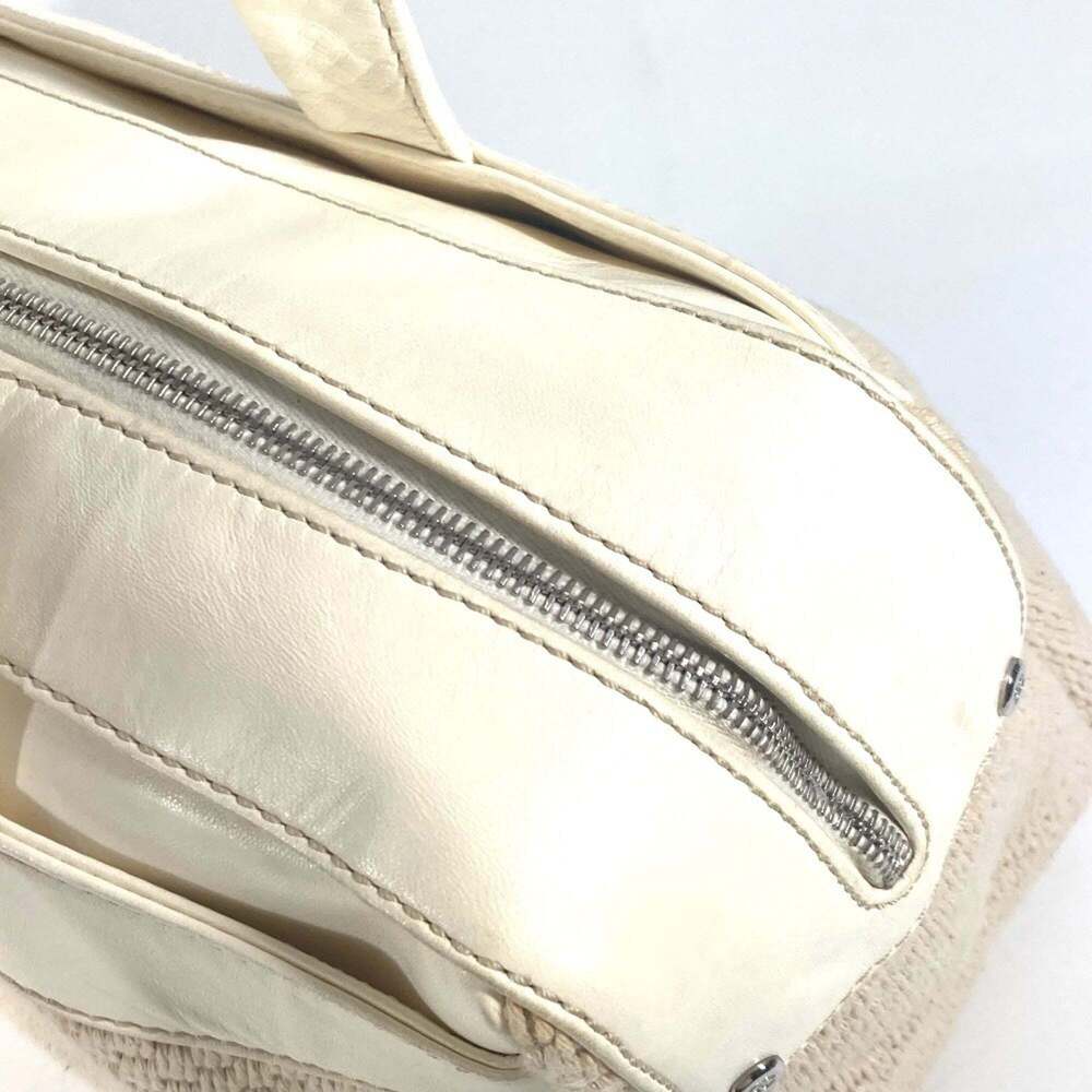 CHANEL Cream Leather Logo Shoulder Bag - Picture 15 of 16
